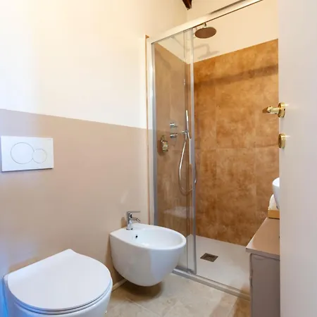 Couette-café Poderino Il Sole 3*