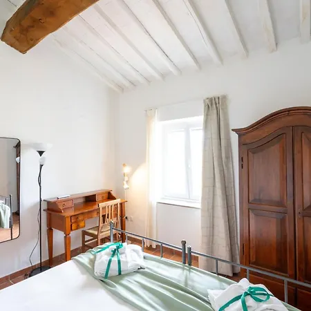 Couette-café Poderino Il Sole 3*