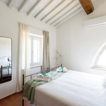 Poderino Il Sole Couette-café 3*