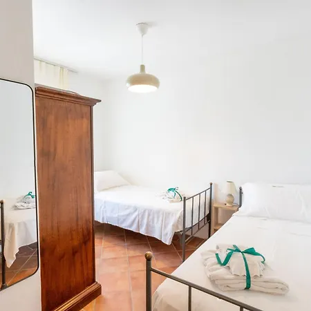 Couette-café Poderino Il Sole 3*