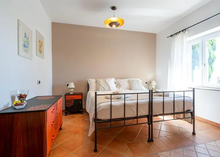 Poderino Il Sole לינה וארוחת בוקר 3*